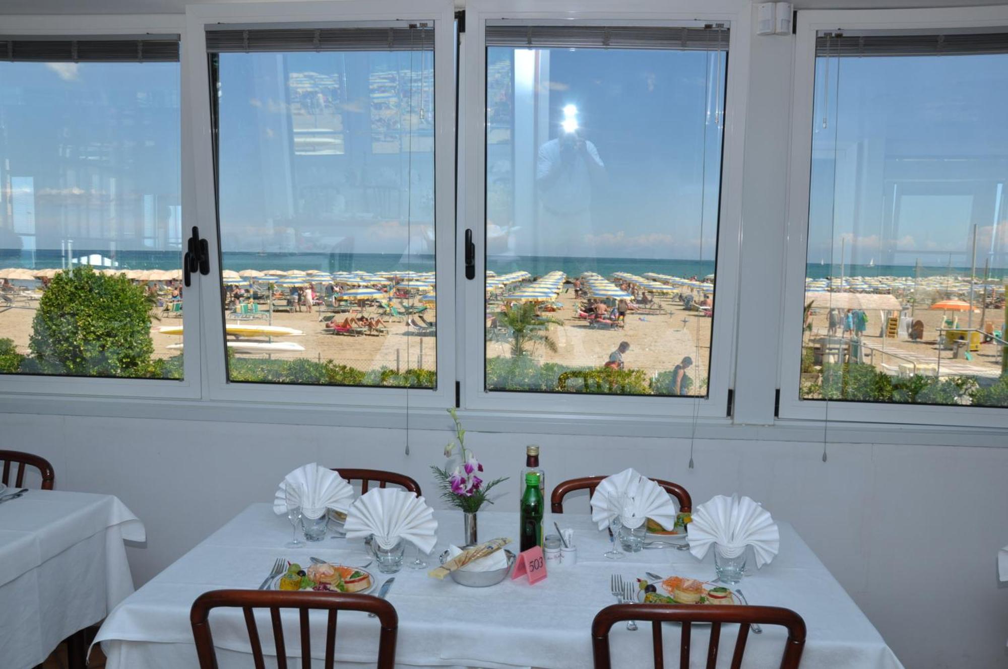 רימיני Hotel Driade Sul Mare מראה חיצוני תמונה